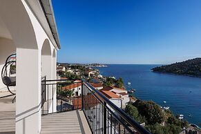 Villa La Fortezza With sea View