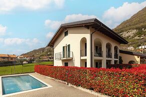 Serenity Como Lake View Apartment With Pool