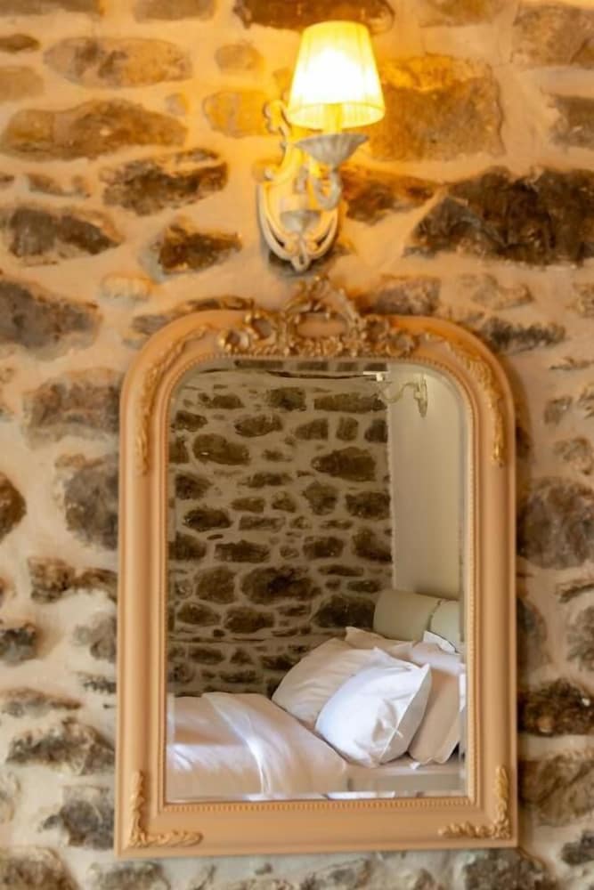 Kanalia Suites