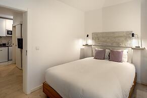 Downtown Modern Apartments by Homing