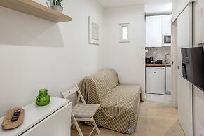 Downtown Modern Apartments by Homing