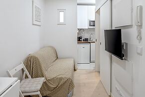 Downtown Modern Apartments by Homing
