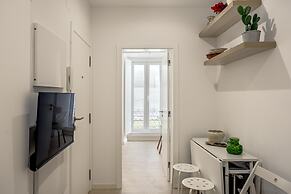Downtown Modern Apartments by Homing