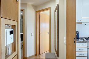 Olaias Modern W/ Garage by Homing