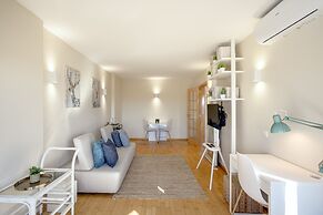 Olaias Modern W/ Garage by Homing