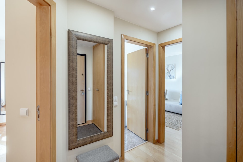 Olaias Modern W/ Garage by Homing