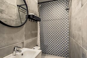 Downtown Modern Apartments by Homing
