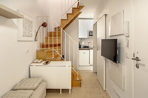 Downtown Modern Apartments by Homing