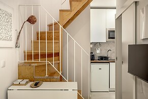 Downtown Modern Apartments by Homing