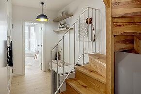 Downtown Modern Apartments by Homing