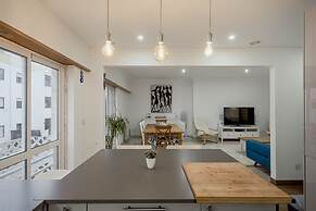 Carcavelos Modern Apartment by Homing
