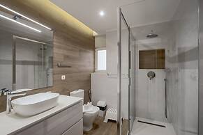 Carcavelos Modern Apartment by Homing