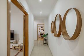 Carcavelos Modern Apartment by Homing