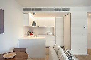 Modern Lisbon W/ Balcony Pool II