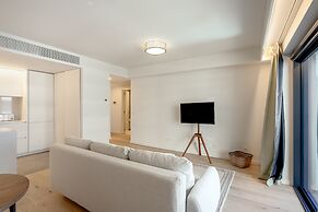 Modern Lisbon W/ Balcony Pool II