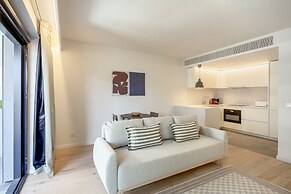 Modern Lisbon W/ Balcony Pool II