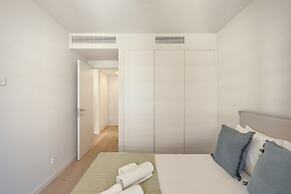 Modern Lisbon W/ Balcony Pool II