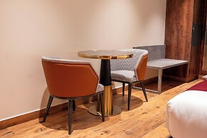 Hotel Golden Amulya Rest Wings