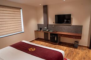 Hotel Golden Amulya Rest Wings