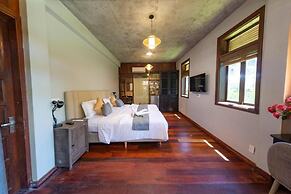 Hoianbang Beach Front Villa & Restaurant