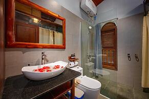 Hoianbang Beach Front Villa & Restaurant