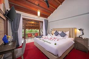 Hoianbang Beach Front Villa & Restaurant