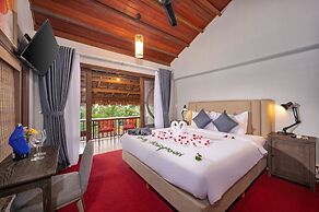 Hoianbang Beach Front Villa & Restaurant