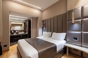HELMIRAGE Frattina Suite
