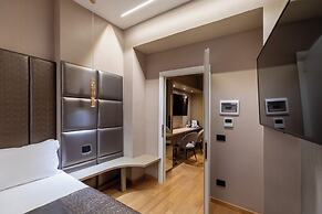 HELMIRAGE Frattina Suite