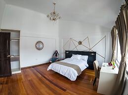 EMILIA HOTEL BOUTIQUE