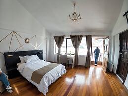 EMILIA HOTEL BOUTIQUE