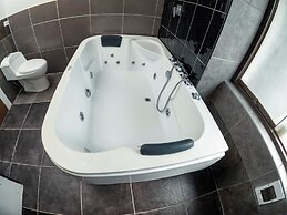 EMILIA HOTEL BOUTIQUE