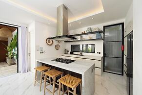 Villa Devina by Pertama Stay