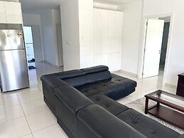 Seabeds 3 Bedroom Beachside Apartment Home