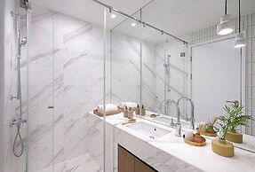 basePLUS-Binjiang Serviced Apartment