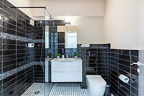 Vox 2-BR Apt & Balcony in Larnaca
