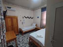 oybek hotel