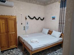 oybek hotel