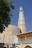 oybek hotel
