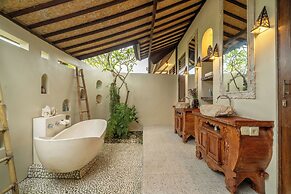 Suasana Harmoni Private Villa