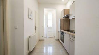 Stylish 1BR Apt near Wiener Stadthalle