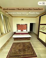 The S - Luxurious Stays