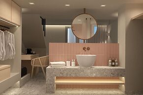 Aktaion Signature Suites