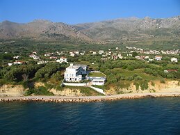 Cliff Bay Hotel