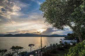 Cliff Bay Hotel