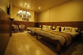 Latitudee Boutique Rooms