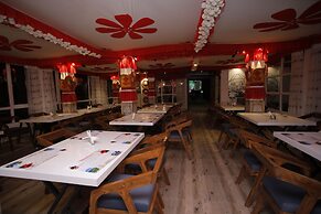 Latitudee Boutique Rooms