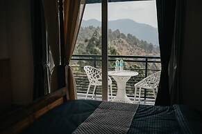 PREMIUM HOTEL BLUE P-I-N-E PALACE