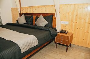 PREMIUM HOTEL BLUE P-I-N-E PALACE