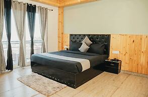 PREMIUM HOTEL BLUE P-I-N-E PALACE